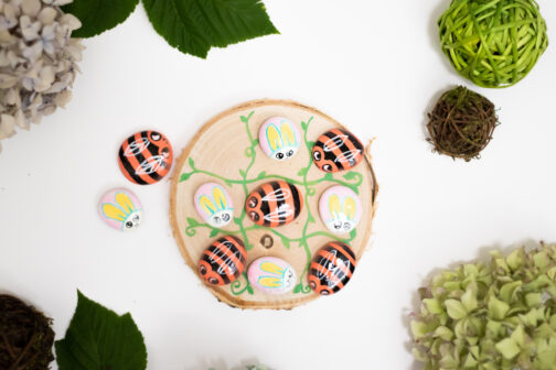 bug tic tac toe painted rocks epoxy ladybug lovebug bumblebee bee wood round