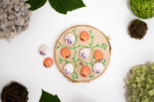 bug tic tac toe painted rocks epoxy ladybug lovebug bumblebee bee wood round