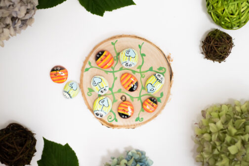 bug tic tac toe painted rocks epoxy ladybug lovebug bumblebee bee wood round